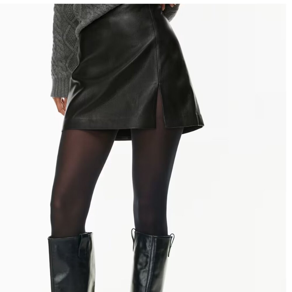 Aritzia - Tatiana Skirt - NEW Size 2 - Retail $88